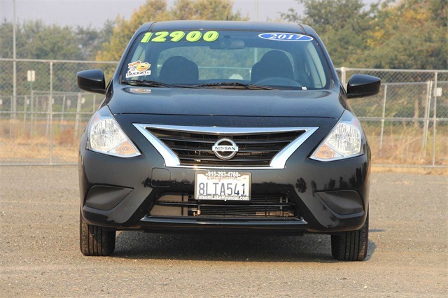 Pre-Owned 2017 Nissan Versa 1.6 SV FWD 4D Sedan